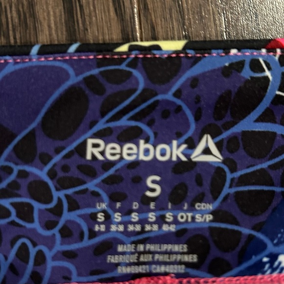 Women’s Reebok shorts NWOT size small - Picture 3 of 3